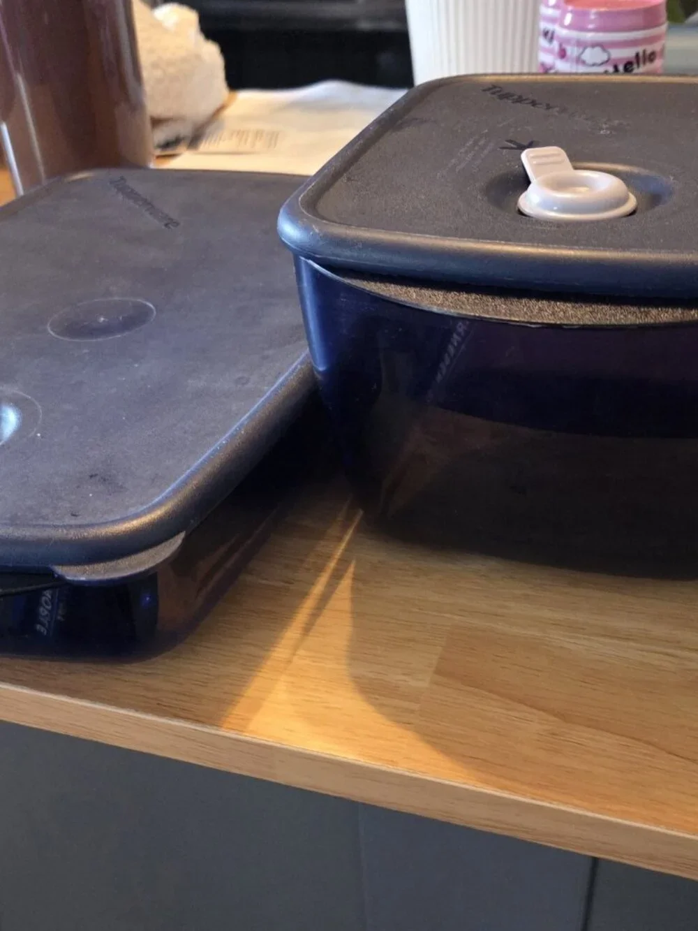 Tupperware vent serve